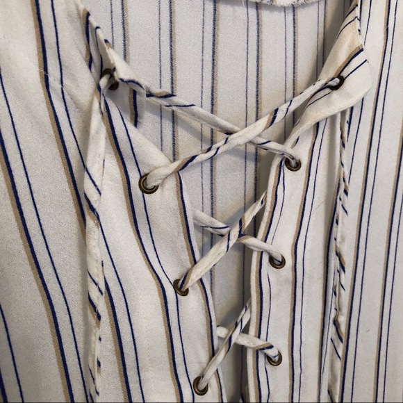 Wayf lace up top - Picture 3 of 4